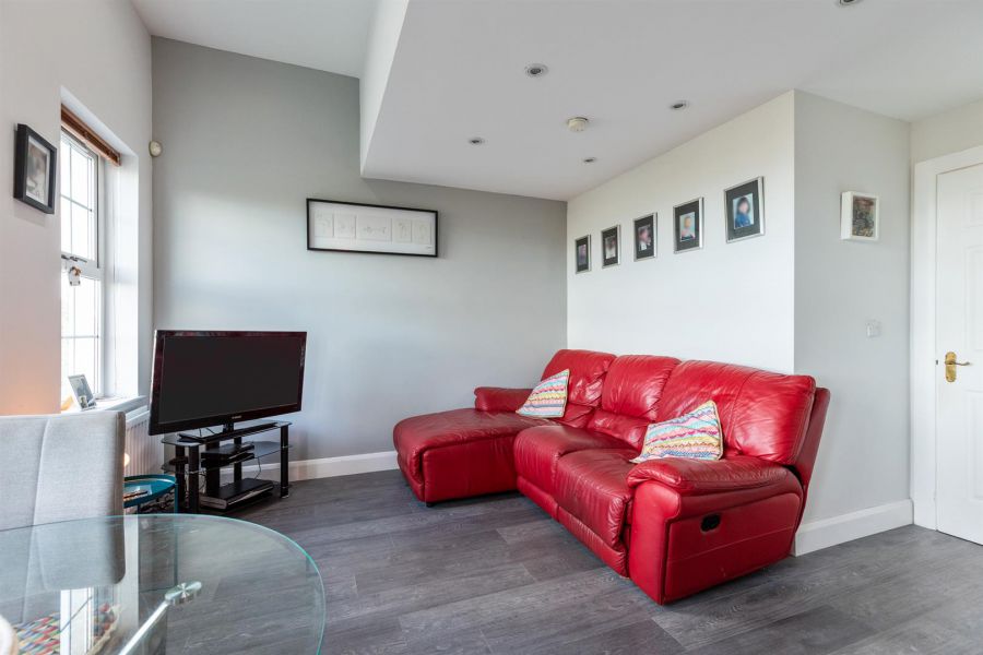 Apt 8 Willowbank Manor