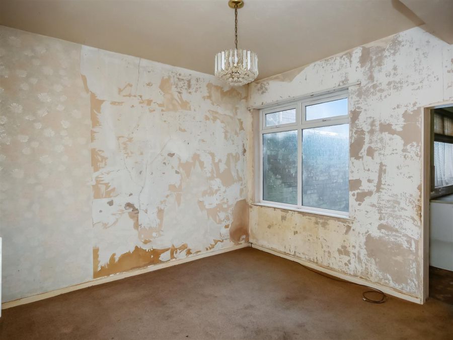 182 Ravenhill Avenue