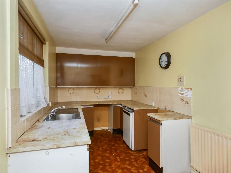 182 Ravenhill Avenue