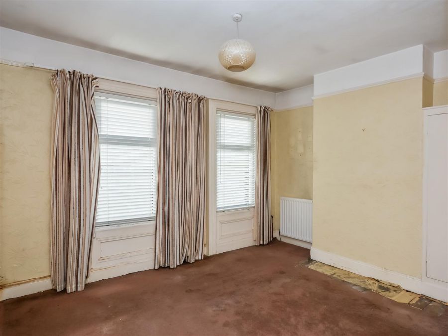 182 Ravenhill Avenue