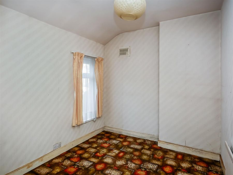 182 Ravenhill Avenue