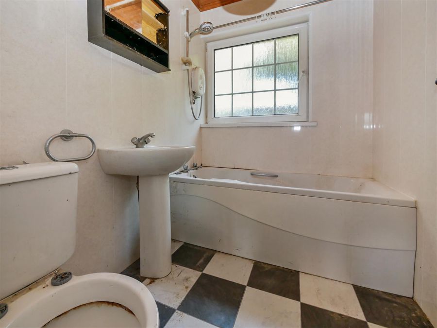 21 Newton Heights, Cairnshill Road