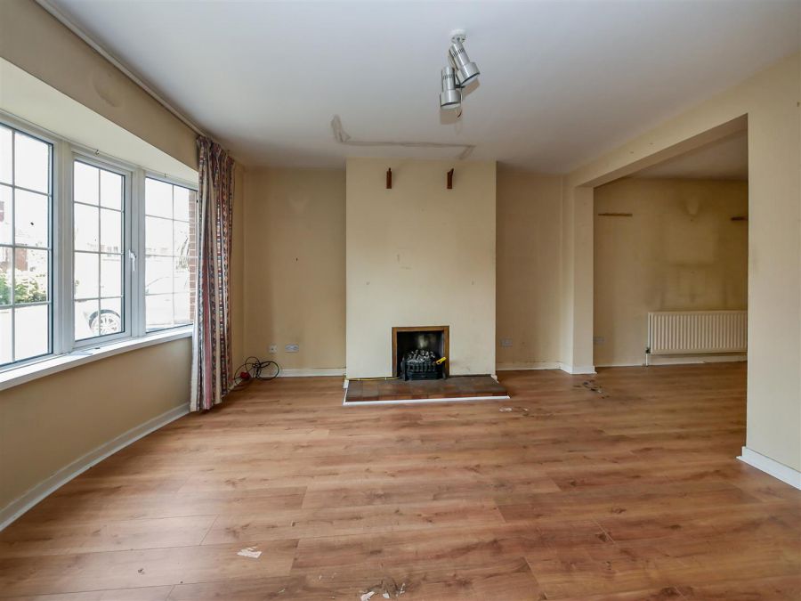 21 Newton Heights, Cairnshill Road