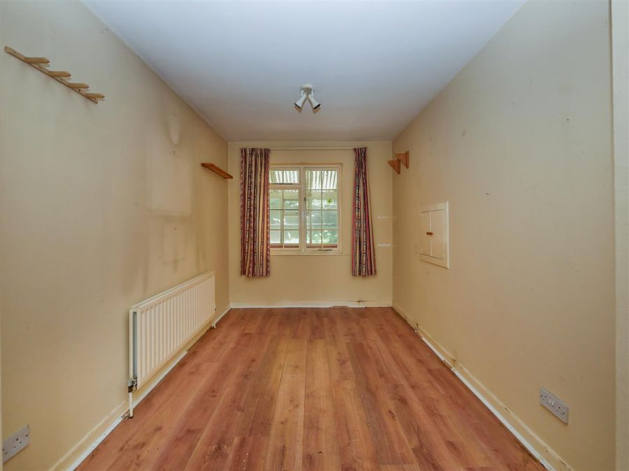 21 Newton Heights, Cairnshill Road