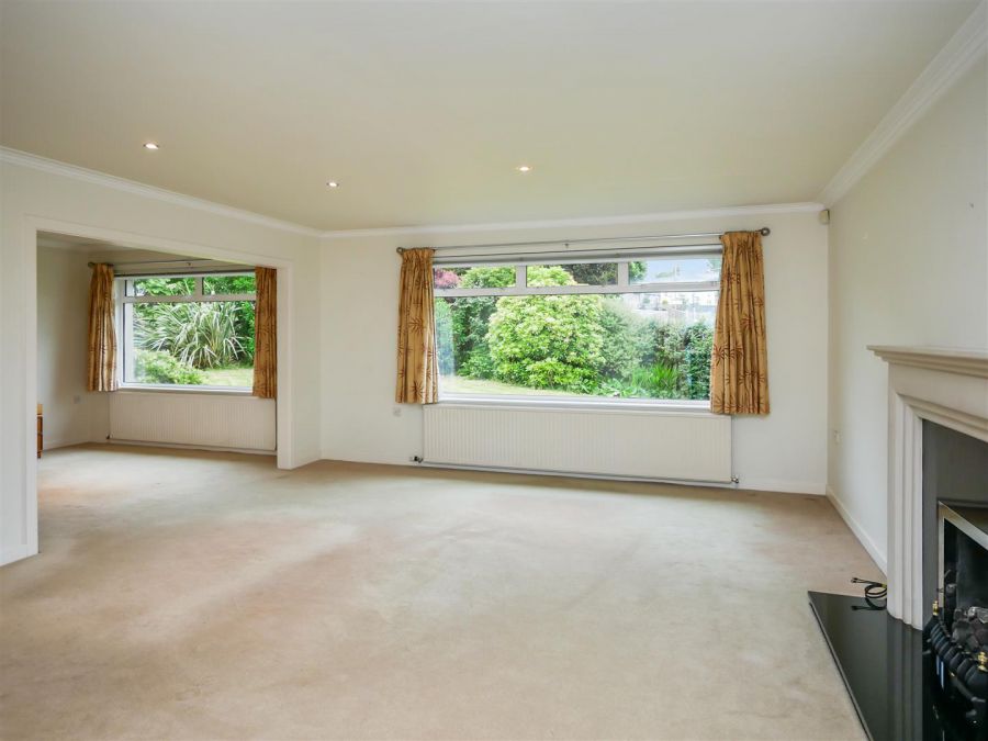 1 Pinewood Park