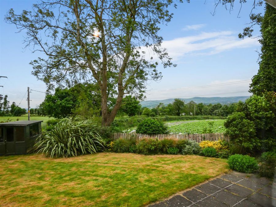 1 Pinewood Park