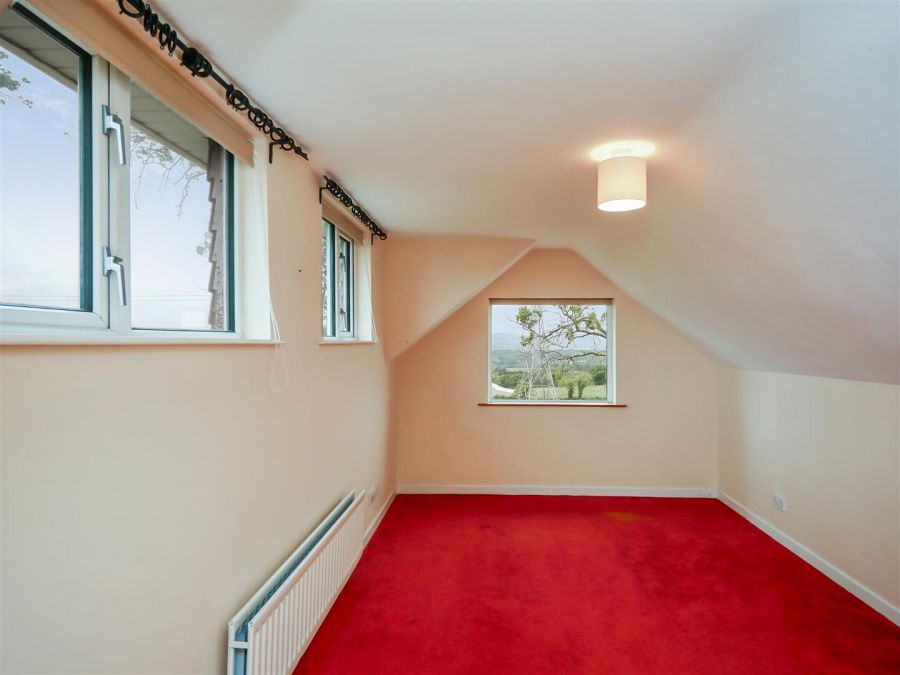 1 Pinewood Park