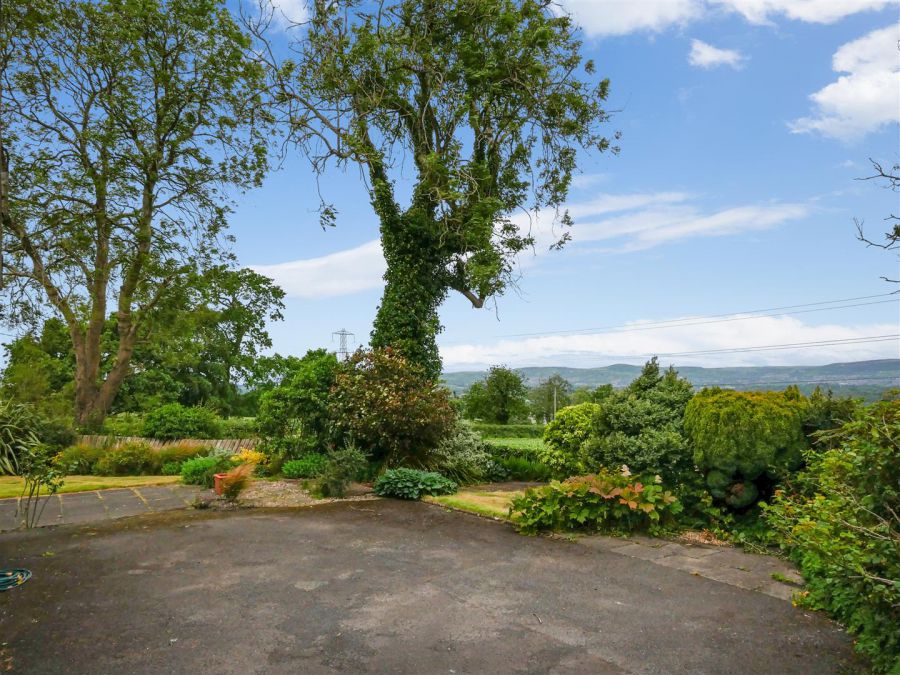 1 Pinewood Park