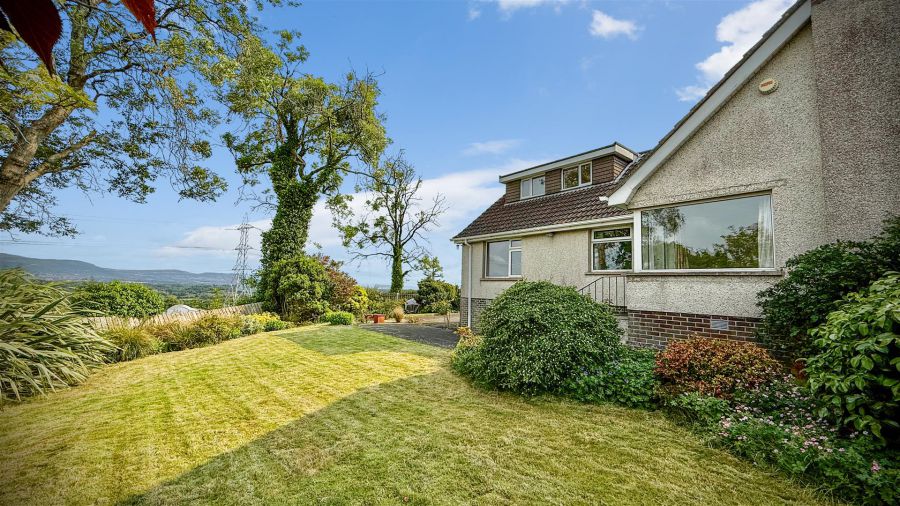 1 Pinewood Park