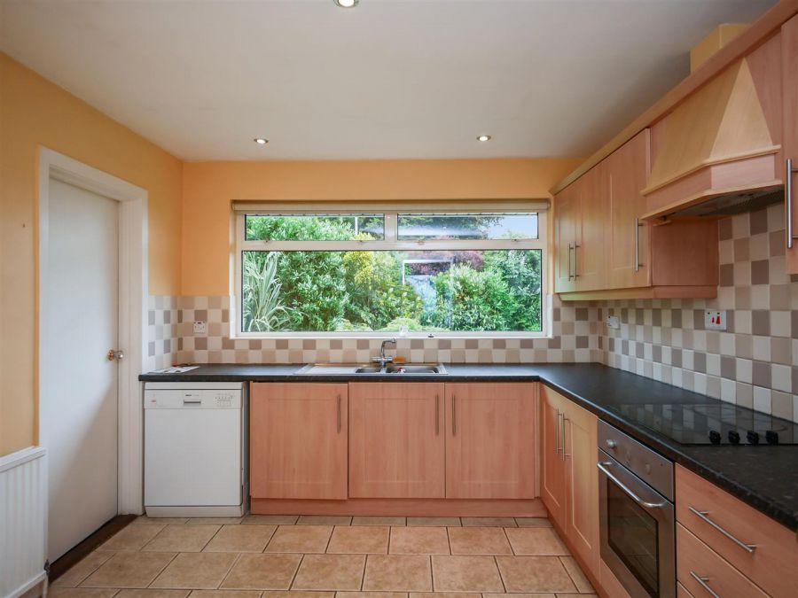 1 Pinewood Park