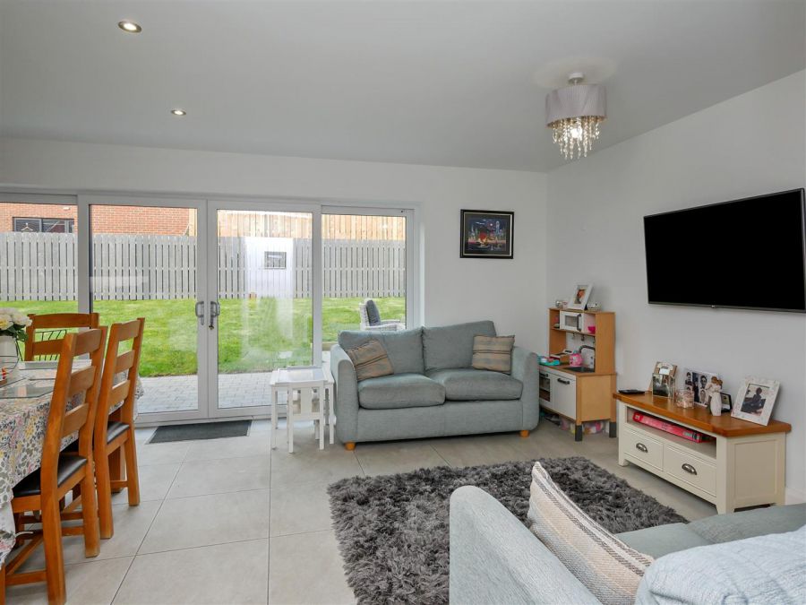 11 Baronsgrange Close