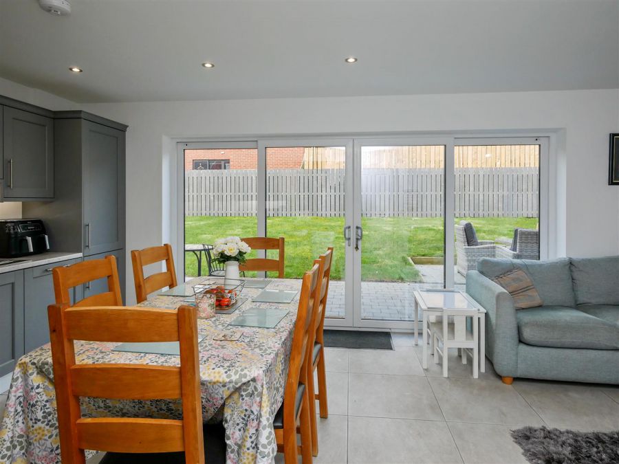 11 Baronsgrange Close