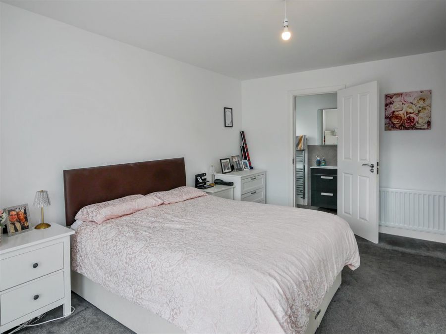 11 Baronsgrange Close