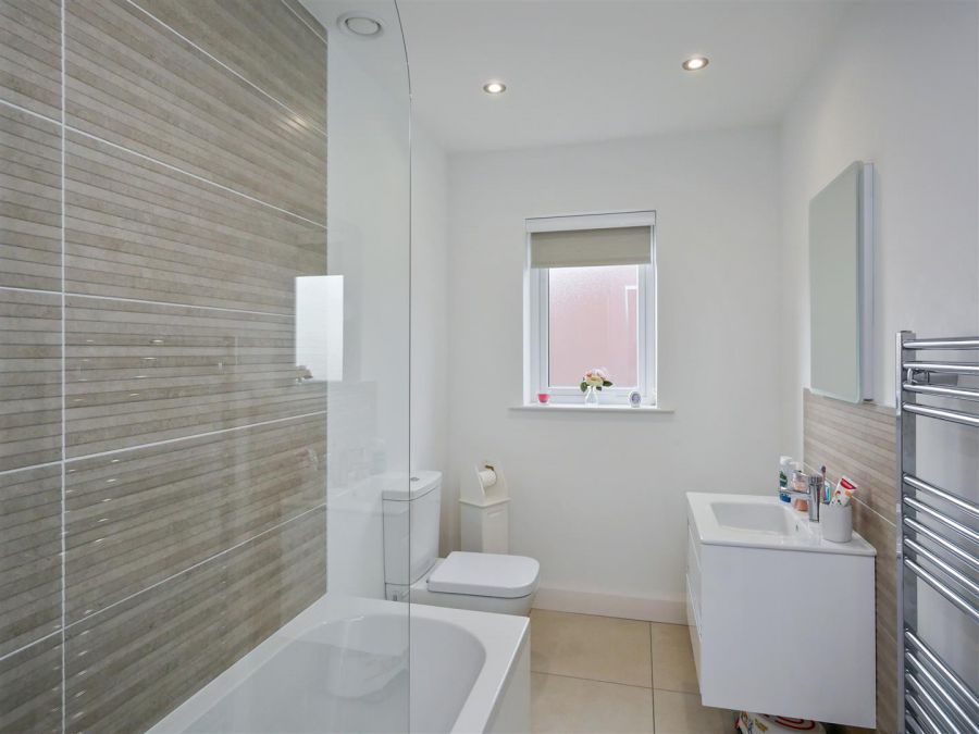 11 Baronsgrange Close
