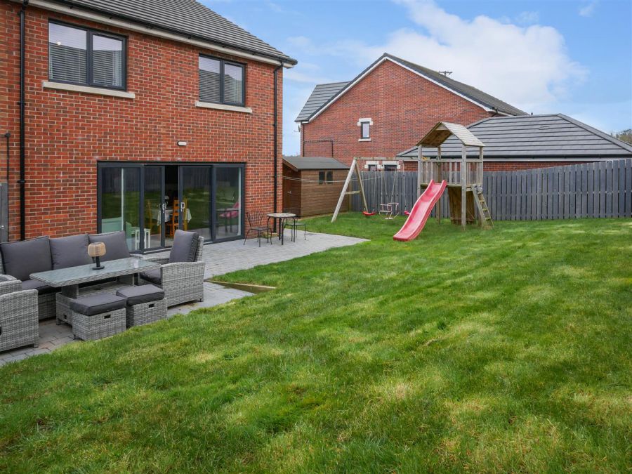 11 Baronsgrange Close