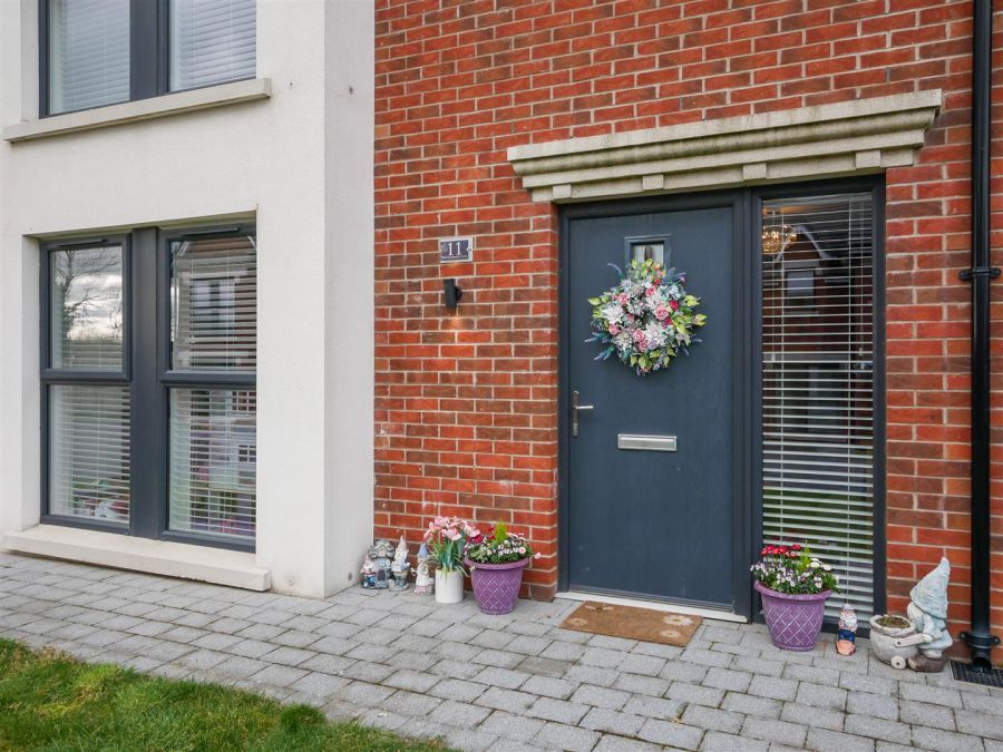 11 Baronsgrange Close