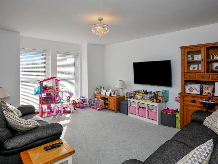 11 Baronsgrange Close