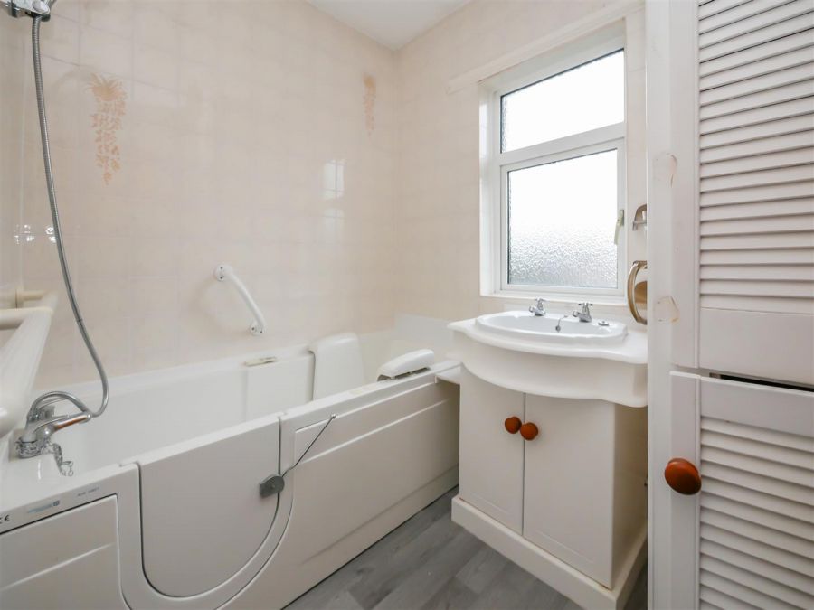 14 Merok Gardens, Cregagh