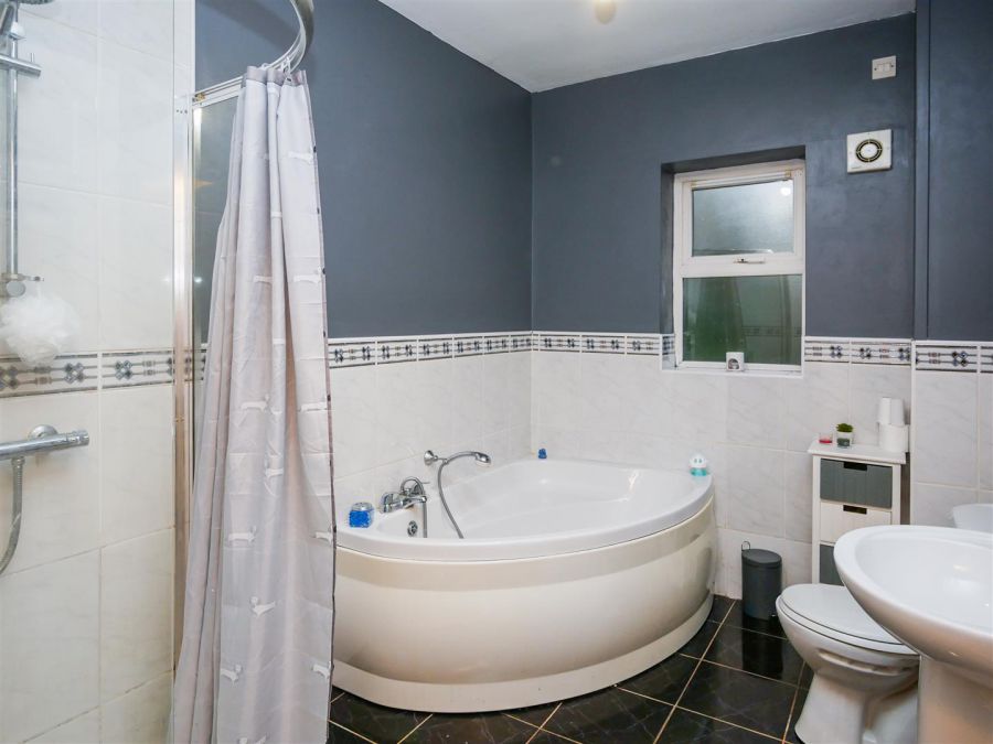 19 Hampton Court, Ballygowan