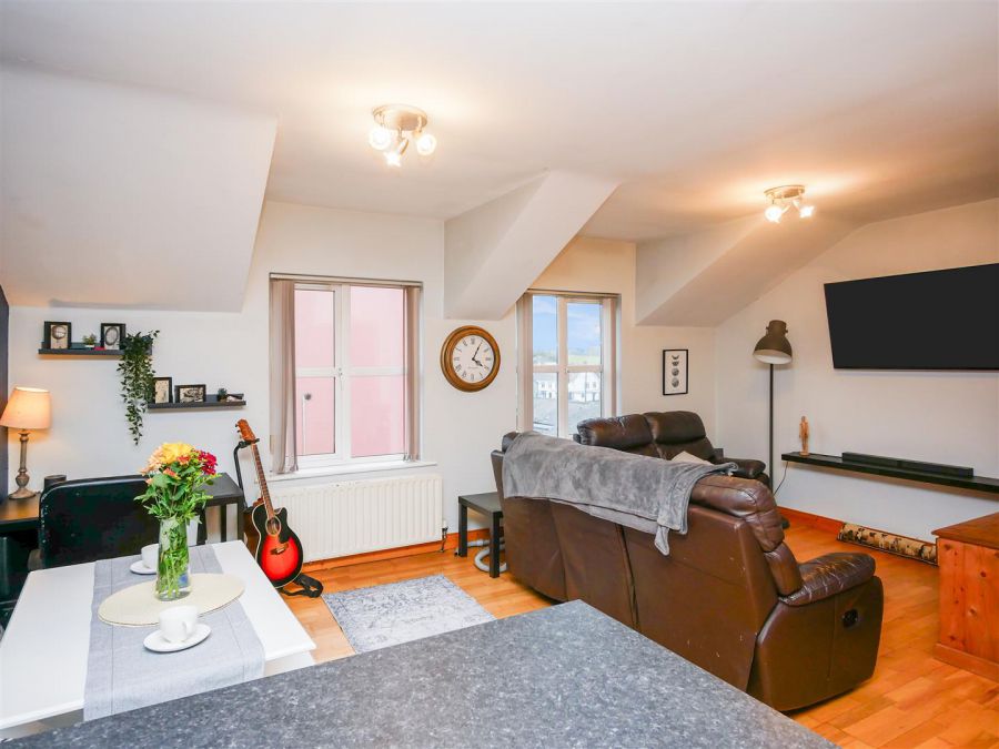 19 Hampton Court, Ballygowan