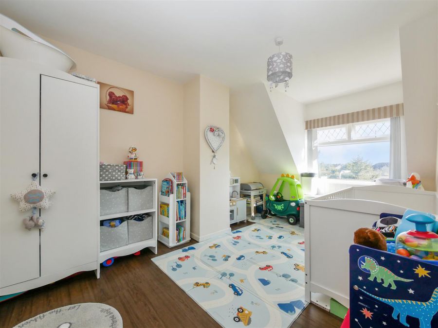 11 Alveston Drive, Killynure Road