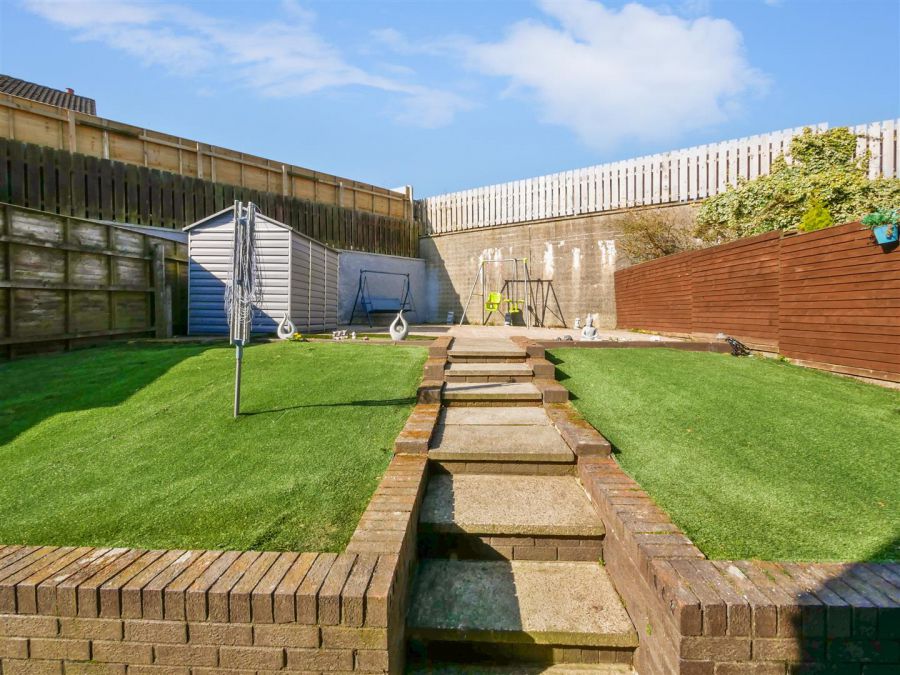 11 Alveston Drive, Killynure Road