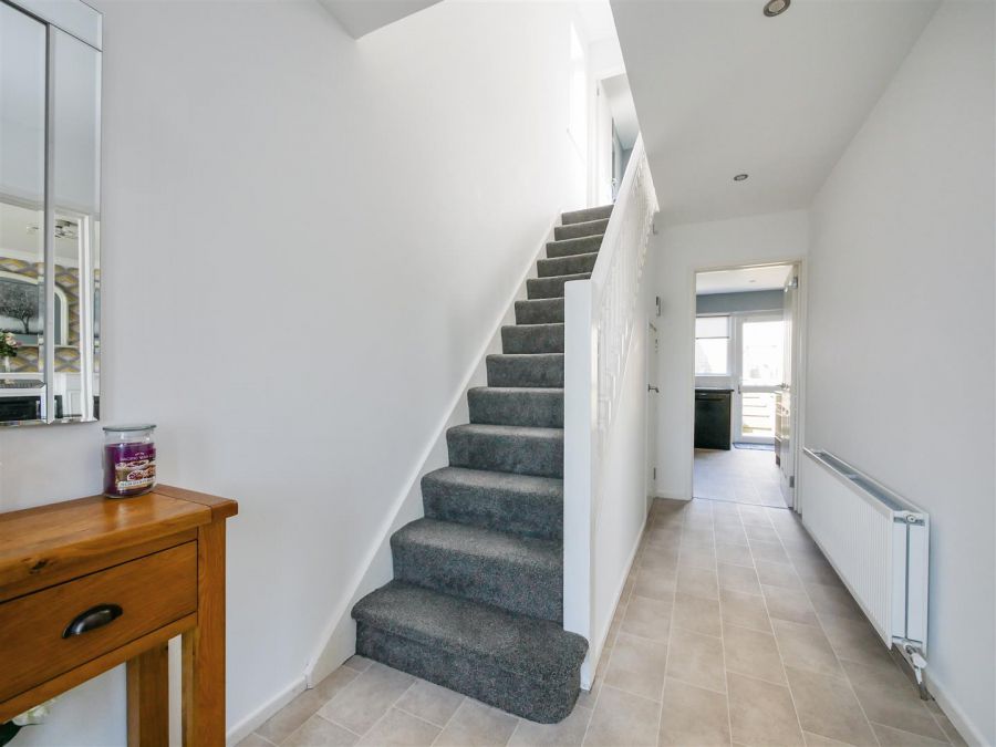 11 Alveston Drive, Killynure Road
