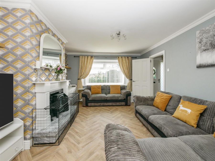 11 Alveston Drive, Killynure Road