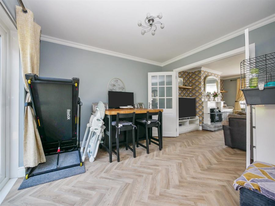 11 Alveston Drive, Killynure Road
