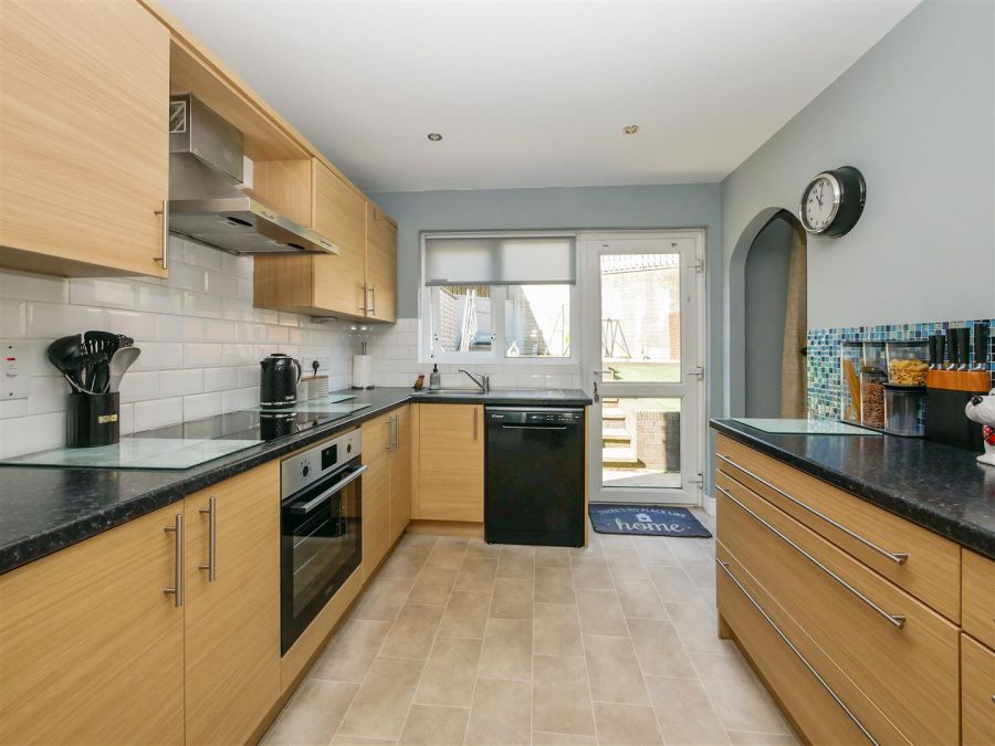 11 Alveston Drive, Killynure Road