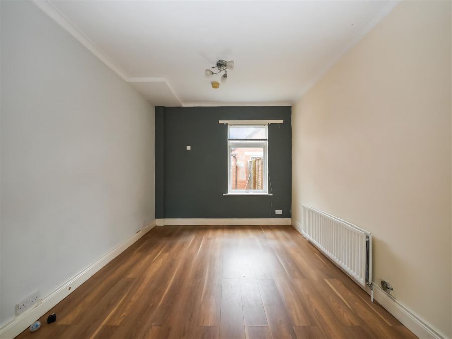 16 Cicero Gardens, Off Castlereagh Road