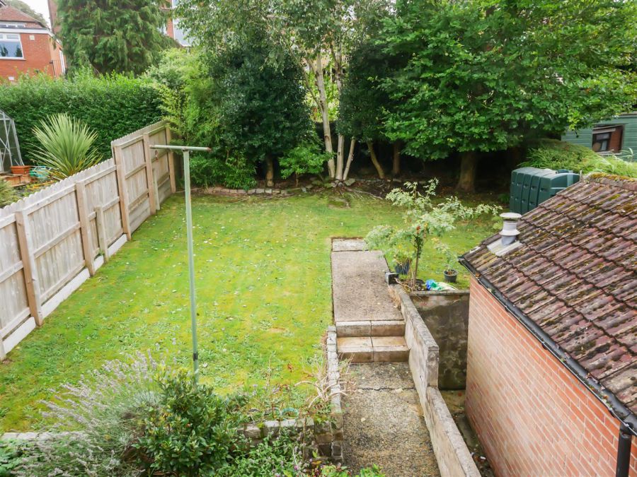 50 Beechgrove Park