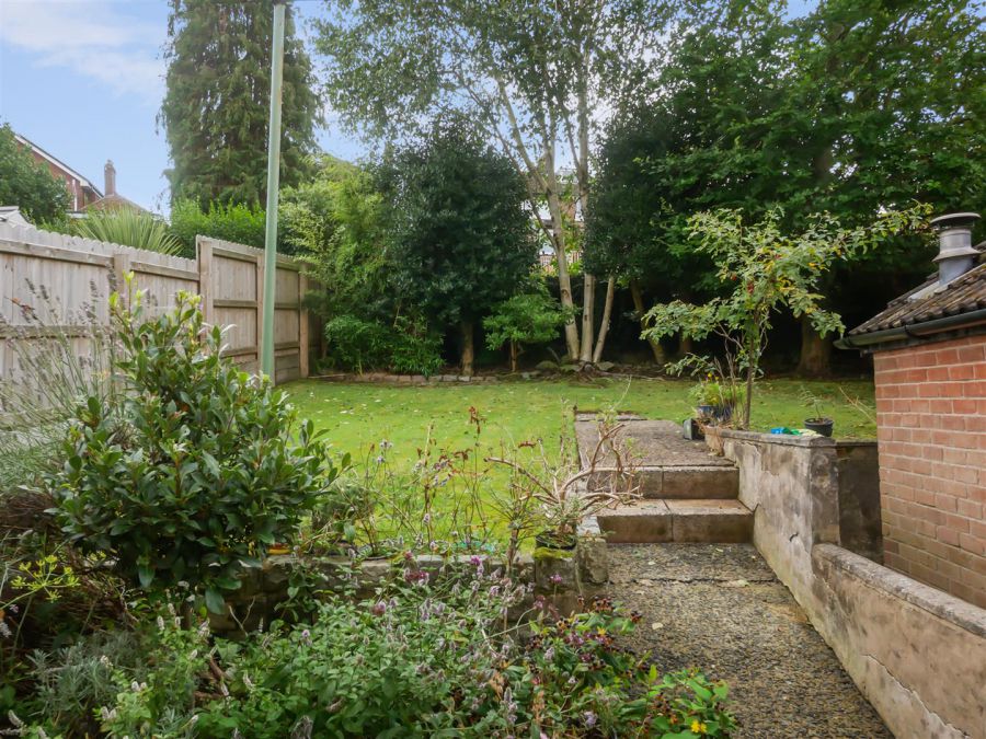 50 Beechgrove Park