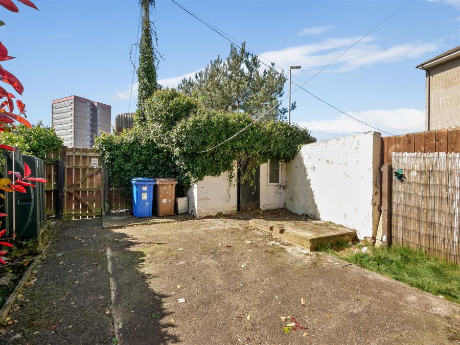 4 Drumart Green, Belvoir Park