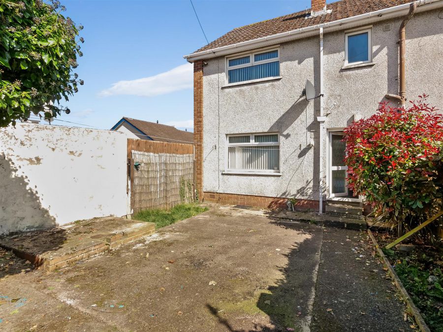 4 Drumart Green, Belvoir Park