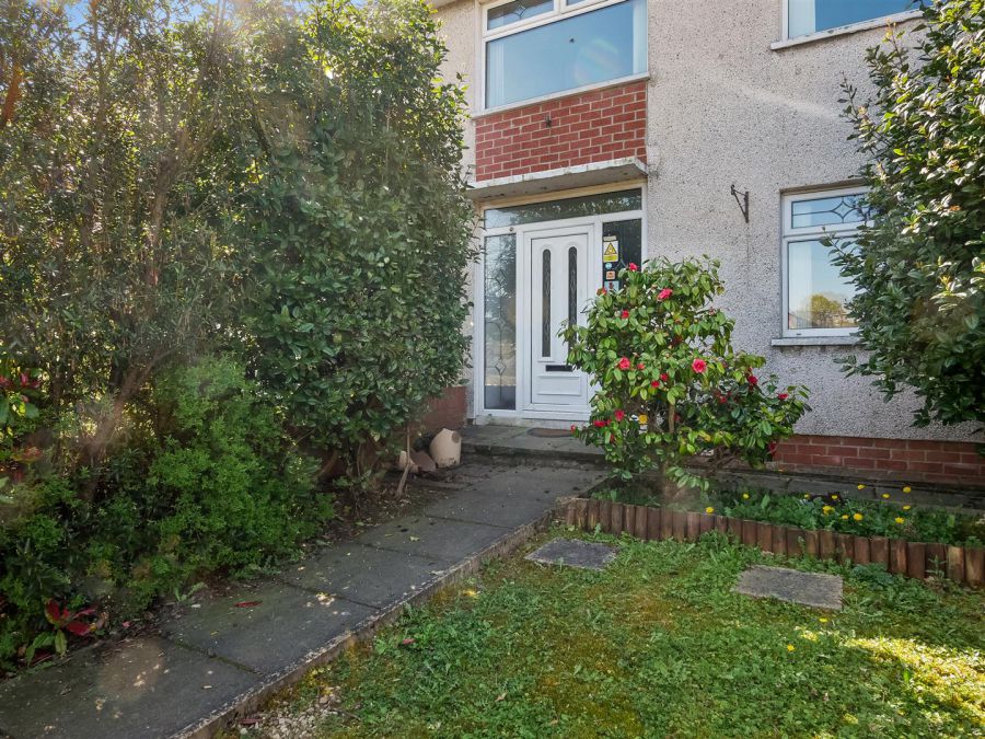 4 Drumart Green, Belvoir Park
