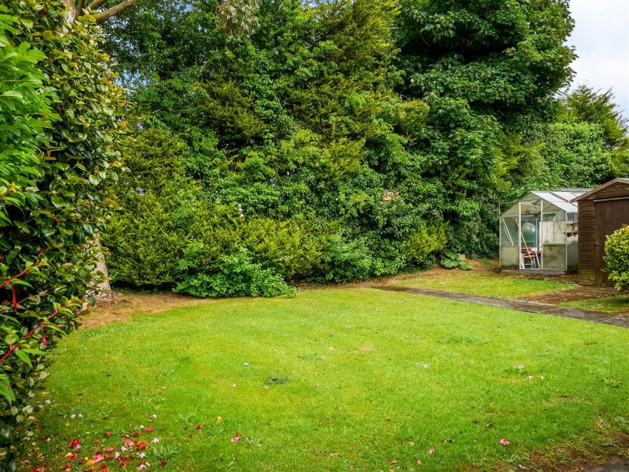 17 Beechill Park Avenue