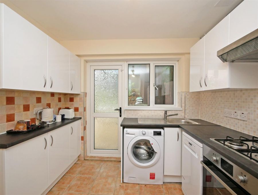 27 Woodbreda Park