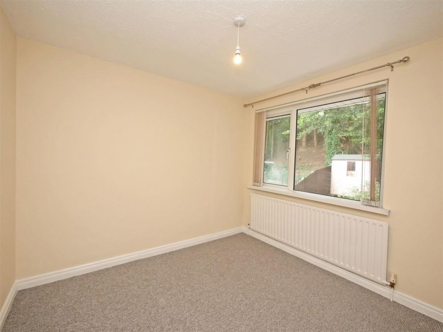 27 Woodbreda Park