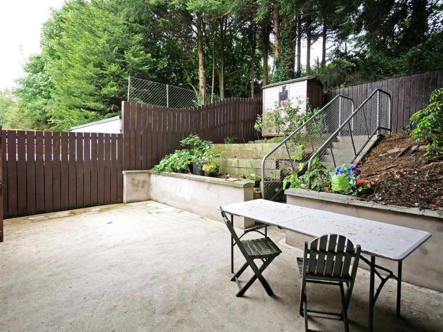 27 Woodbreda Park
