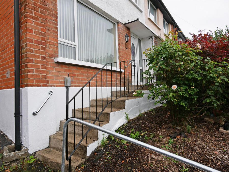 27 Woodbreda Park