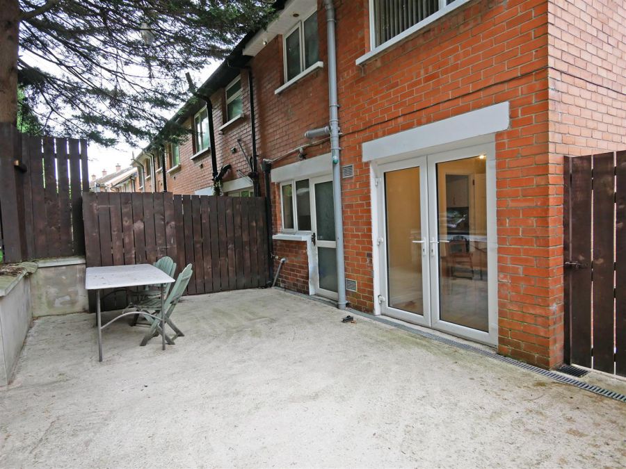 27 Woodbreda Park