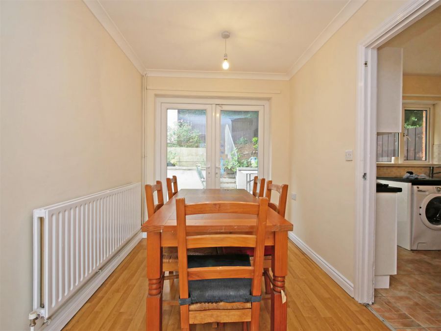27 Woodbreda Park