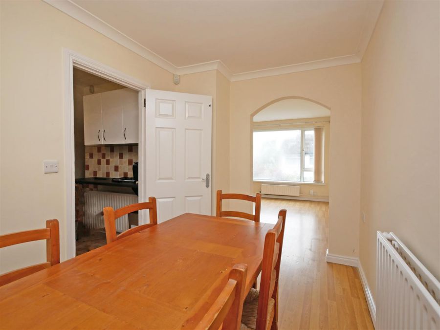 27 Woodbreda Park