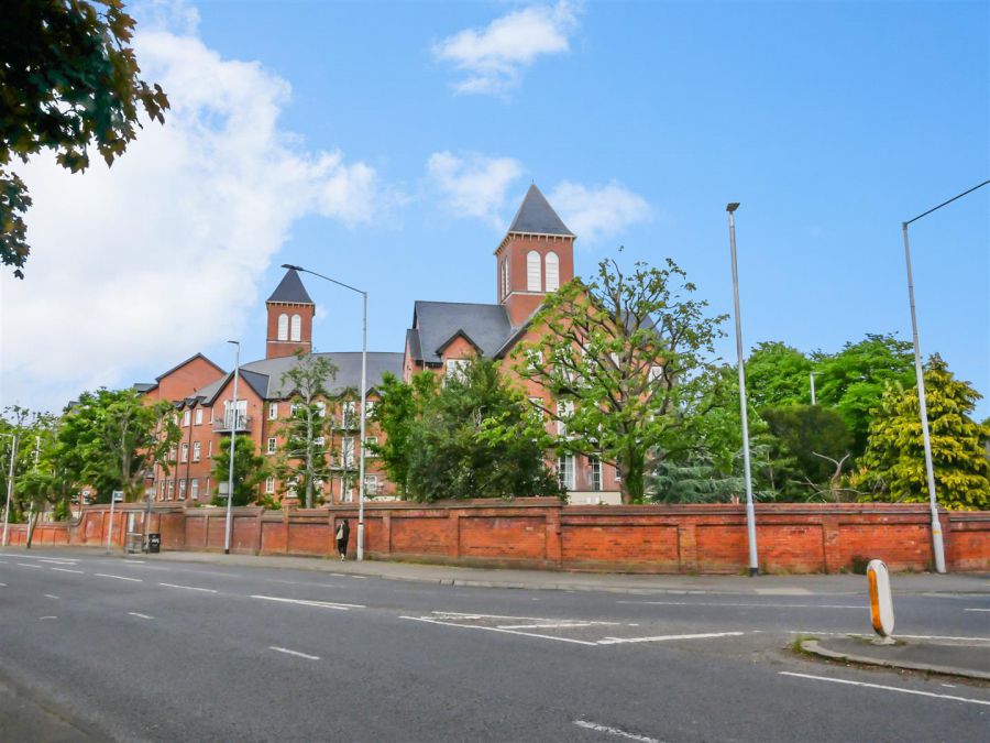 Apt 30 4 Bell Towers South, Ravenhill / Ormeau, belfast, BT6 0GR