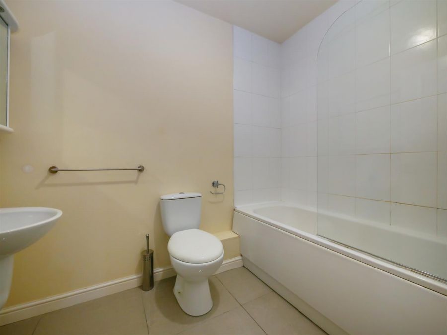 Apt 30 4 Bell Towers South, Ravenhill / Ormeau