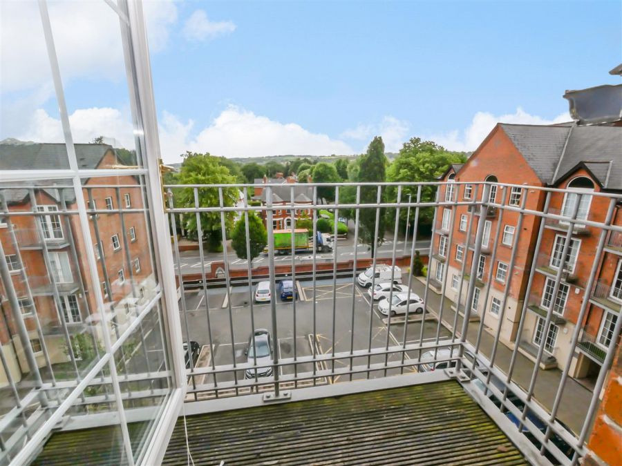 Apt 30 4 Bell Towers South, Ravenhill / Ormeau