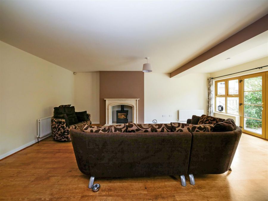 48 Woodrow Gardens, Off Todds Hill