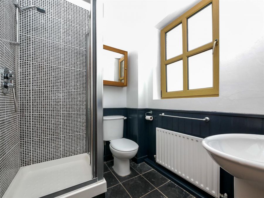 48 Woodrow Gardens, Off Todds Hill