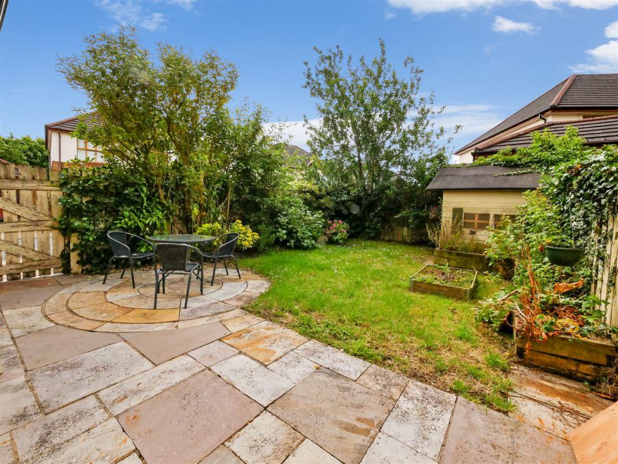 48 Woodrow Gardens, Off Todds Hill